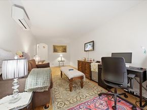2752 Fish Avenue, Bronx NY 10469