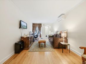 2752 Fish Avenue, Bronx NY 10469