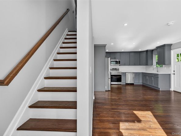 68 Cyprus Avenue, Brentwood NY 11717