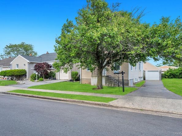 573 Miller Avenue, Freeport NY 11520