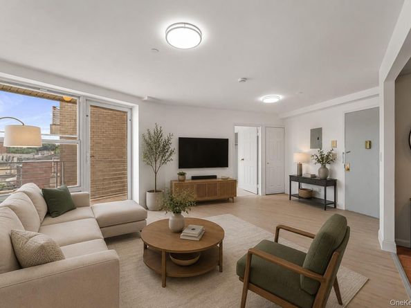 81-15 Queens Boulevard 4H, Elmhurst NY 11373