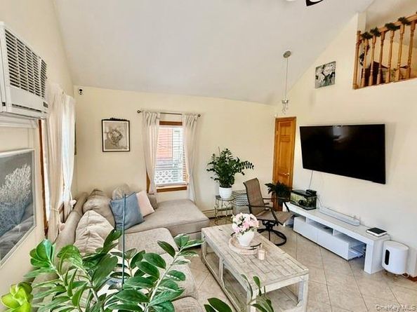 106 E 7th Road, Broad Channel NY 11693