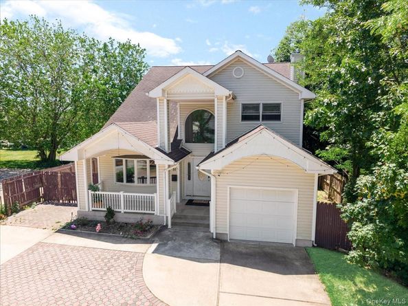 51 Atlantic Avenue, Freeport NY 11520