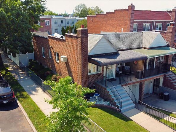 6224 78th Street, Middle Village NY 11379