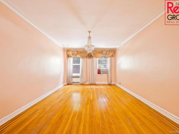 64-85 Saunders Street A8, Rego Park NY 11374
