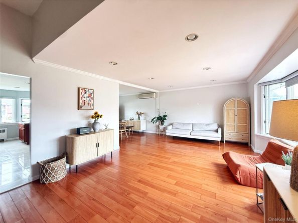311 Southwood Circle, Syosset NY 11791