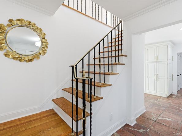 467 Hempstead Avenue, Rockville Centre NY 11570