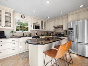 8 Burton Road, Larchmont NY 10538