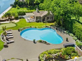 10 Magoun Road, West Islip NY 11795