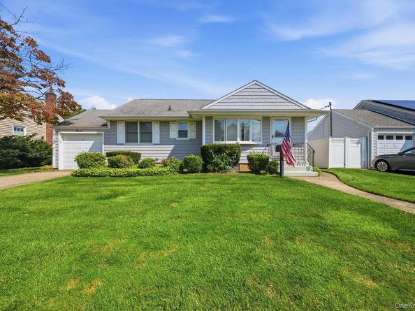 7 Crown Street, Hicksville NY 11801