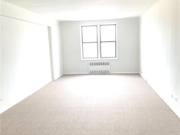 88-30 182 Street 4D, Hollis NY 11423