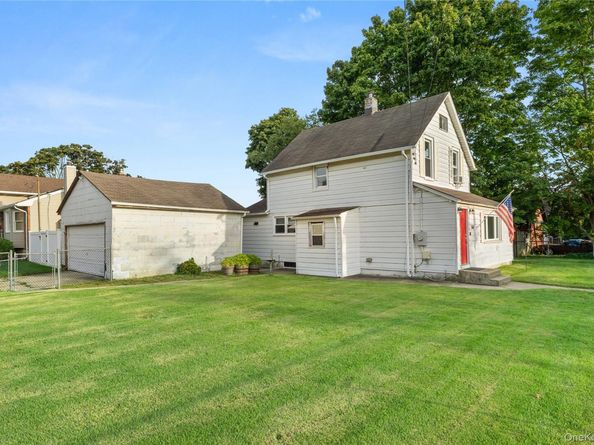 368 Catskill Avenue, Lindenhurst NY 11757