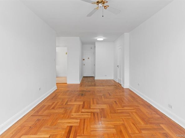 48-23 42nd Street 5F, Sunnyside NY 11104