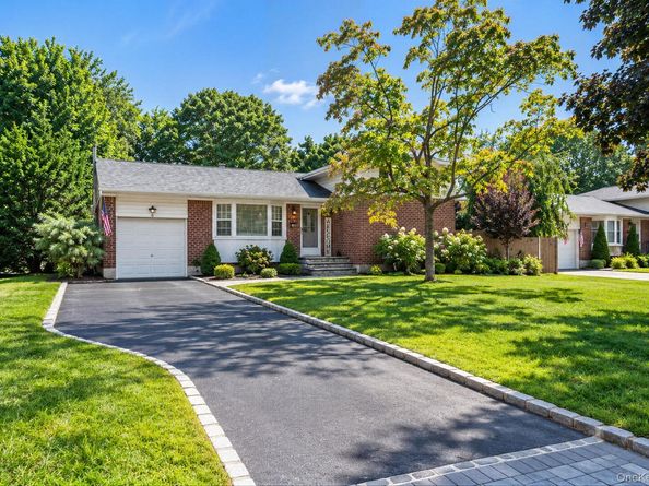 6 Otsego Place, Commack NY 11725