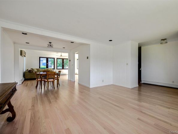 190 W Waukena Avenue, Oceanside NY 11572
