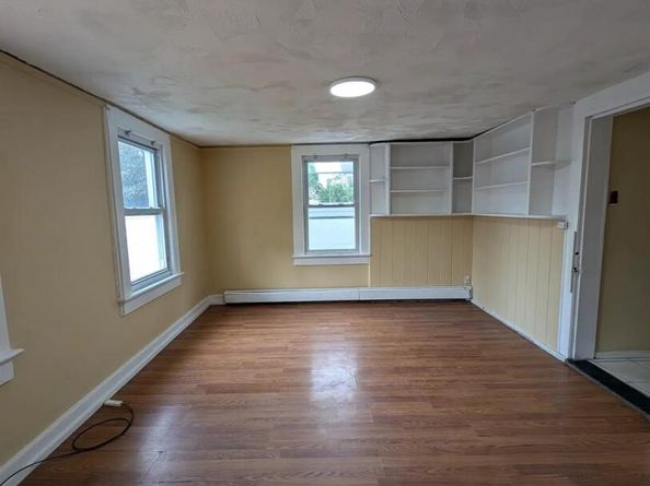 49 E John Street, Hicksville NY 11801