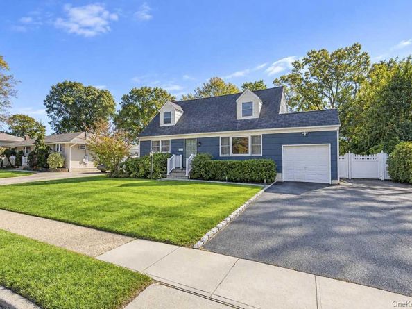 48 Prairie Drive, North Babylon NY 11703