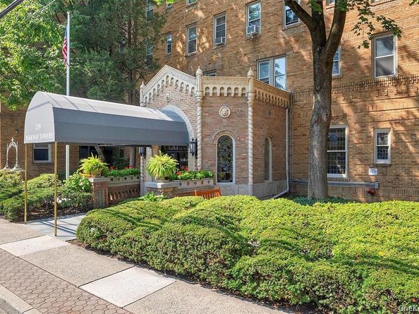 219 Bronx River Road 5A, Yonkers NY 10704