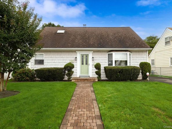 48 Teneyck Avenue, Valley Stream NY 11580