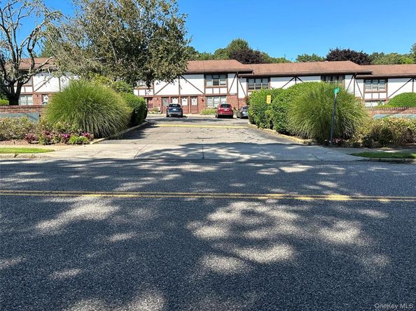 106 Bailey Court 106, Middle Island NY 11953
