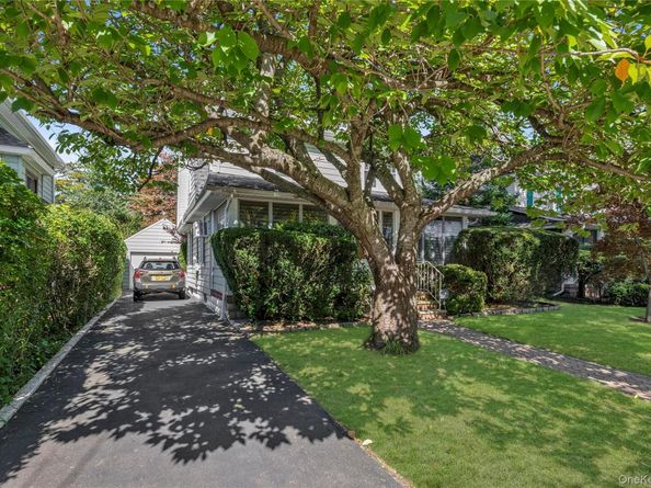 63 Oak Street, Lynbrook NY 11563