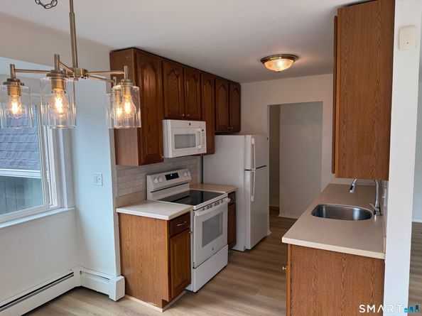 69 Ameridge Drive 69, Bridgeport CT 06606