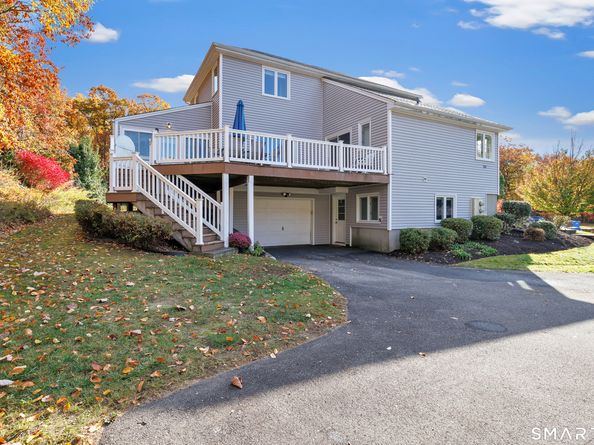 231 Deer Run 231, Shelton CT 06484