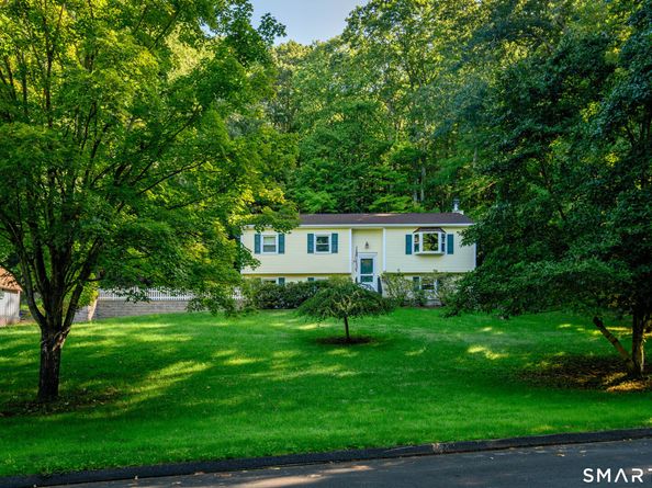 4 Frontier Lane, Danbury CT 06810