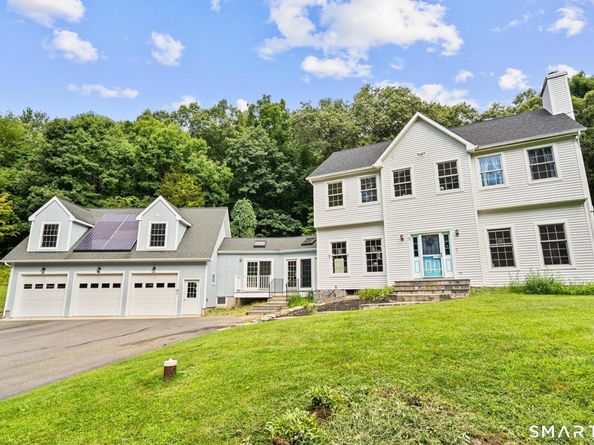 68 E Village Road, Monroe CT 06468