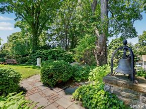 406 Harbor Road, Fairfield CT 06890