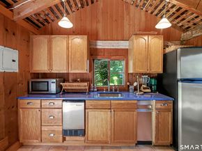 406 Harbor Road, Fairfield CT 06890