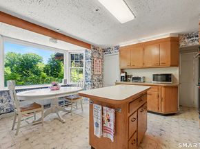 406 Harbor Road, Fairfield CT 06890