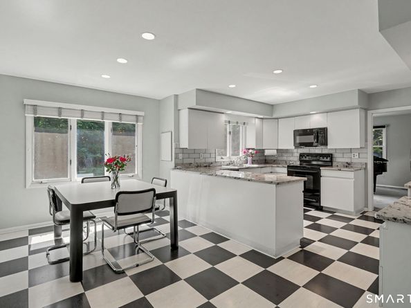 15 Wedgewood Road, Trumbull CT 06611