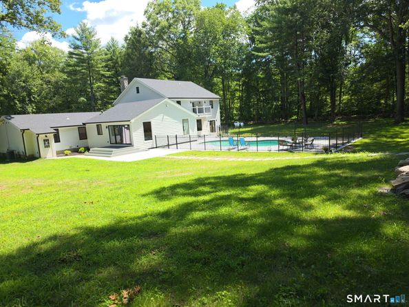 203 Wildflower Lane, Fairfield CT 06824