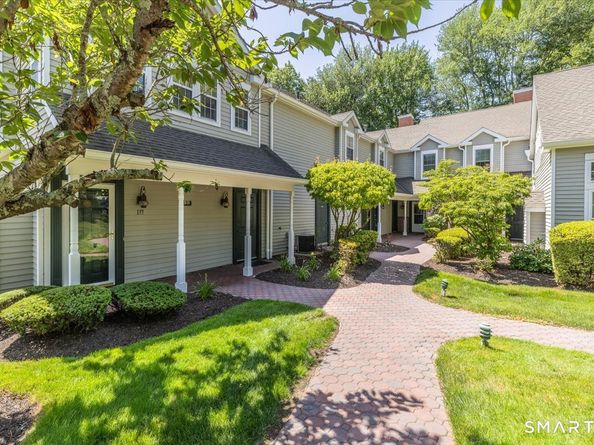 135 Mayfield Drive 135, Trumbull CT 06611