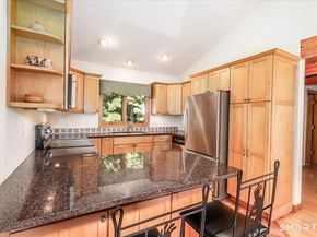 6 DogWood Park N, Danbury CT 06811