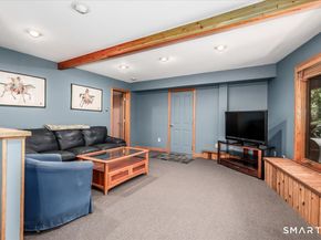 6 DogWood Park N, Danbury CT 06811