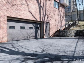 1 Valley Road 207, Stamford CT 06902