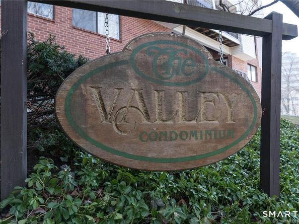 1 Valley Road 207, Stamford CT 06902