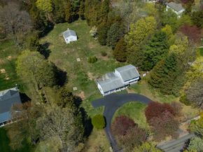 2010 North Street, Fairfield CT 06824