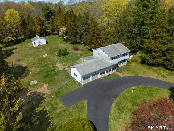 2010 North Street, Fairfield CT 06824