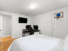 200 Old Huckleberry Road, Wilton CT 06897