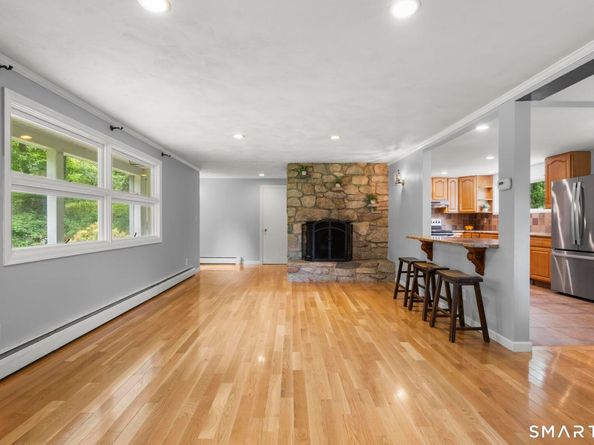 200 Old Huckleberry Road, Wilton CT 06897