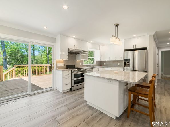 20 Whitefield Drive, Trumbull CT 06611