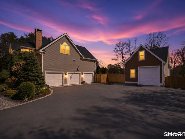 16 Robin Hood Lane, Easton CT 06612