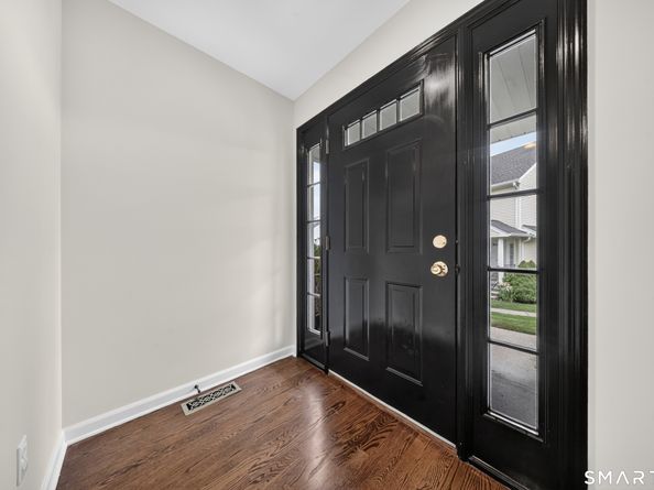 180 Turn Of River Road 10D, Stamford CT 06905