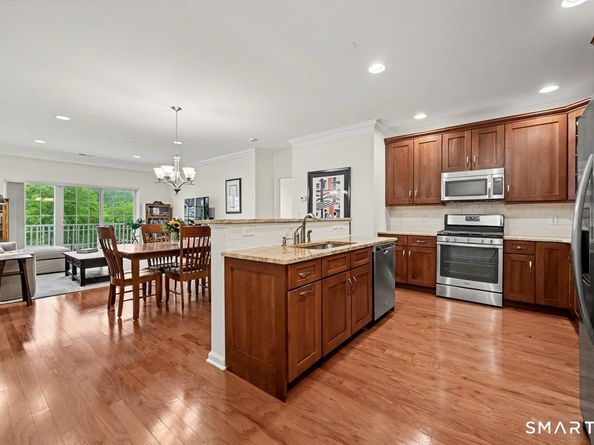 215 Center Meadow Lane 215, Danbury CT 06810