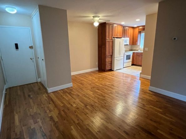 900 Hope Street APT 8C, Stamford CT 06907