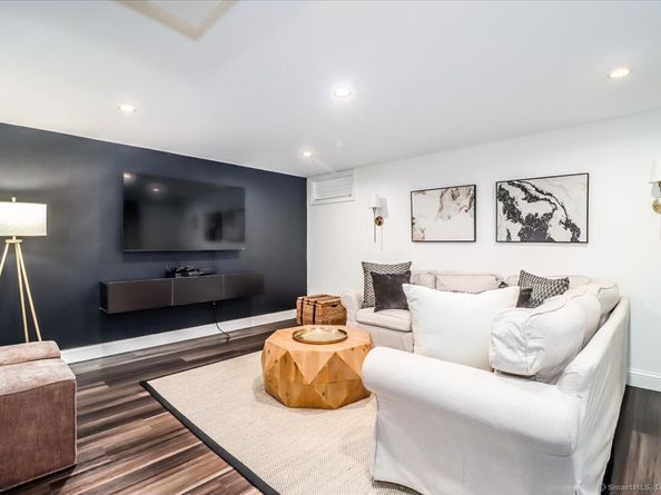 13 Old Castle Drive, Newtown CT 06470