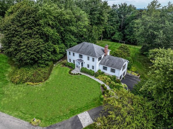 13 Old Castle Drive, Newtown CT 06470